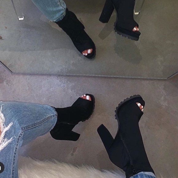 Lug sole Bootie Black - Picture 1 of 2